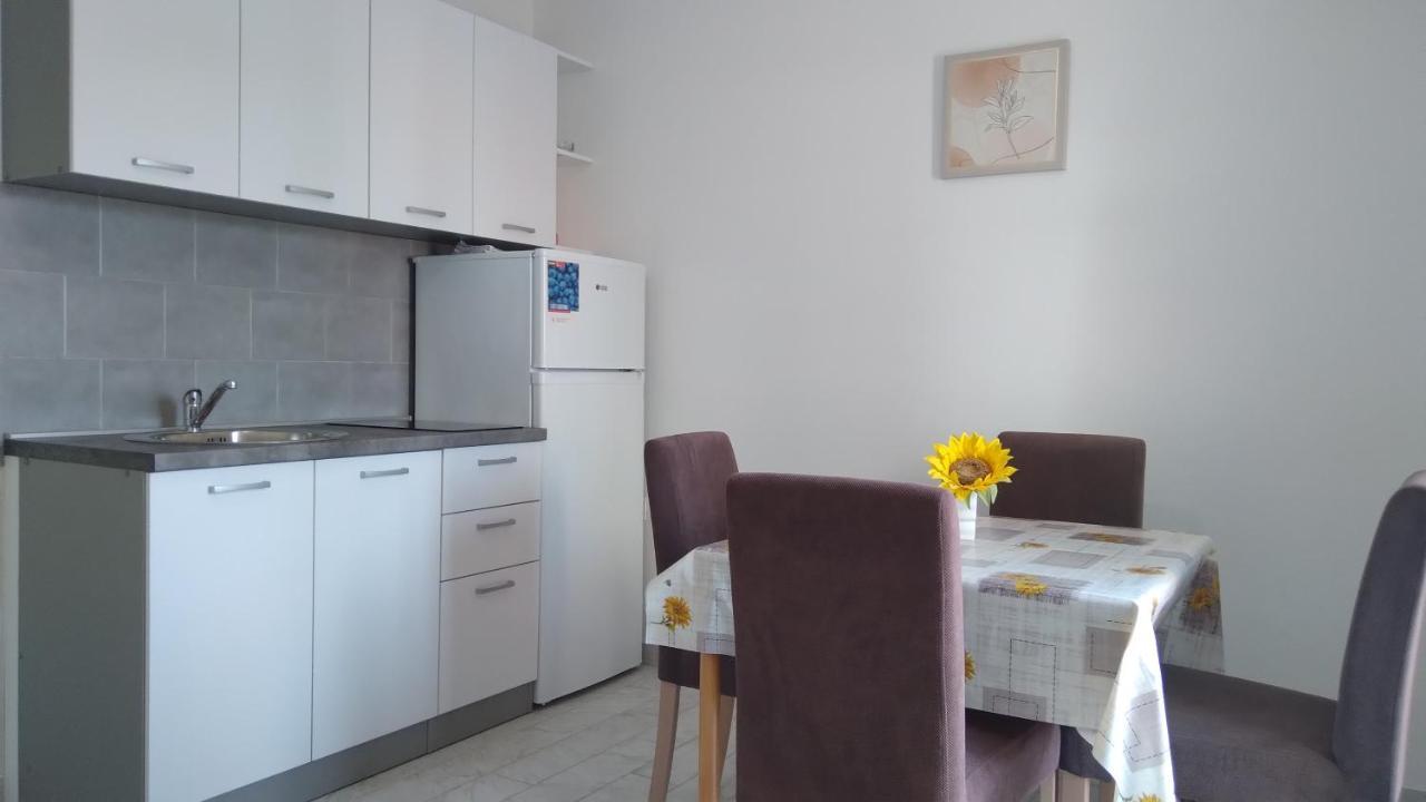 Apartmani "Lorenzo" Novaglia Esterno foto